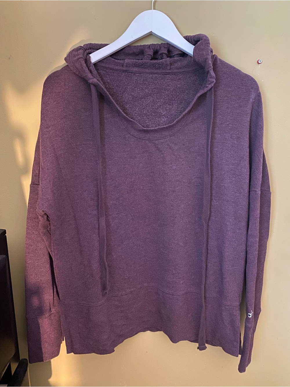 ALO Yoga Hooded Pullover Sweater - Purple, Size    Small
